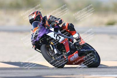 media/Dec-01-2025-Moto Forza (Mon) [[2daa91e15f]]/1-Advanced Group/Session 3 (Turn 3)/